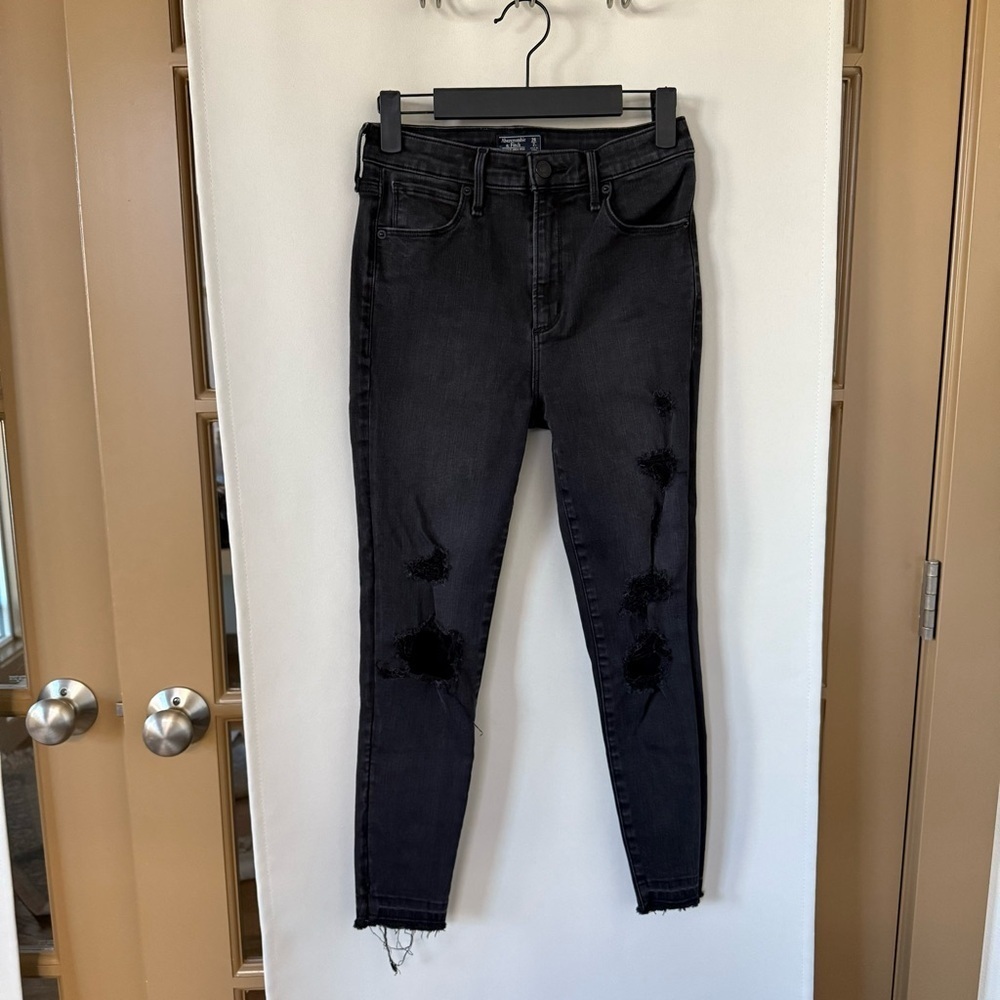 Abercrombie & Fitch Women's 26/2S Short Black Simone High Rise Ankle Skinny Jean